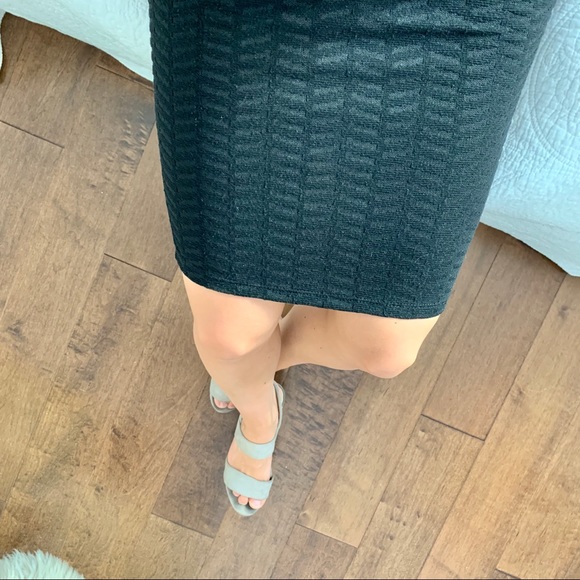 Pull & Bear Black Midi Skirt with Back Slit - Picture 4 of 6